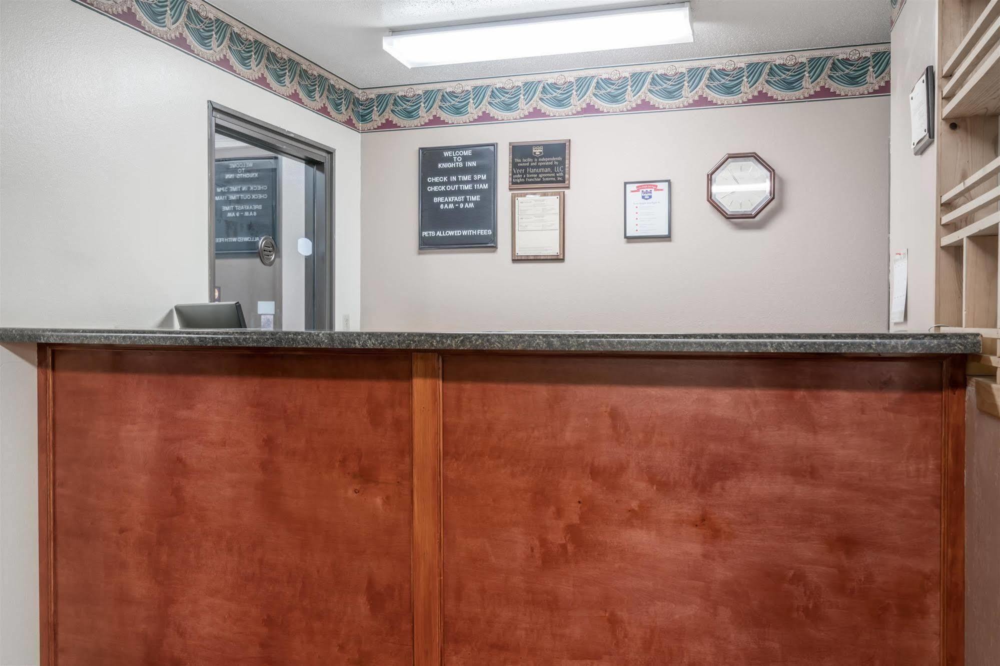 温德姆速8酒店-欧克雷尔 欧克莱尔 外观 照片